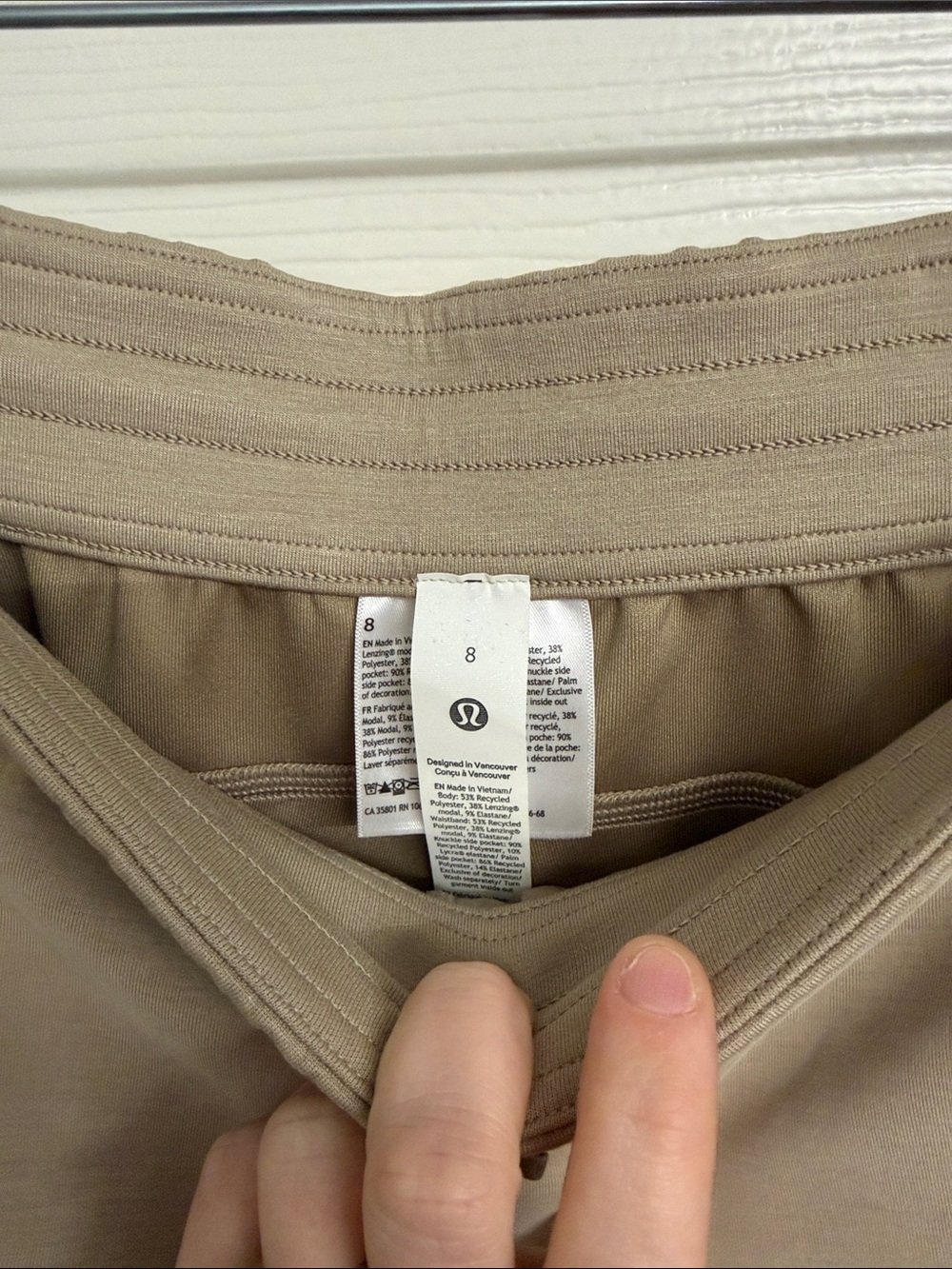 241. Lululemon Softstreme High-Rise Short 4"
Sheer Oak NWT size 8 - Picture 4 of 6